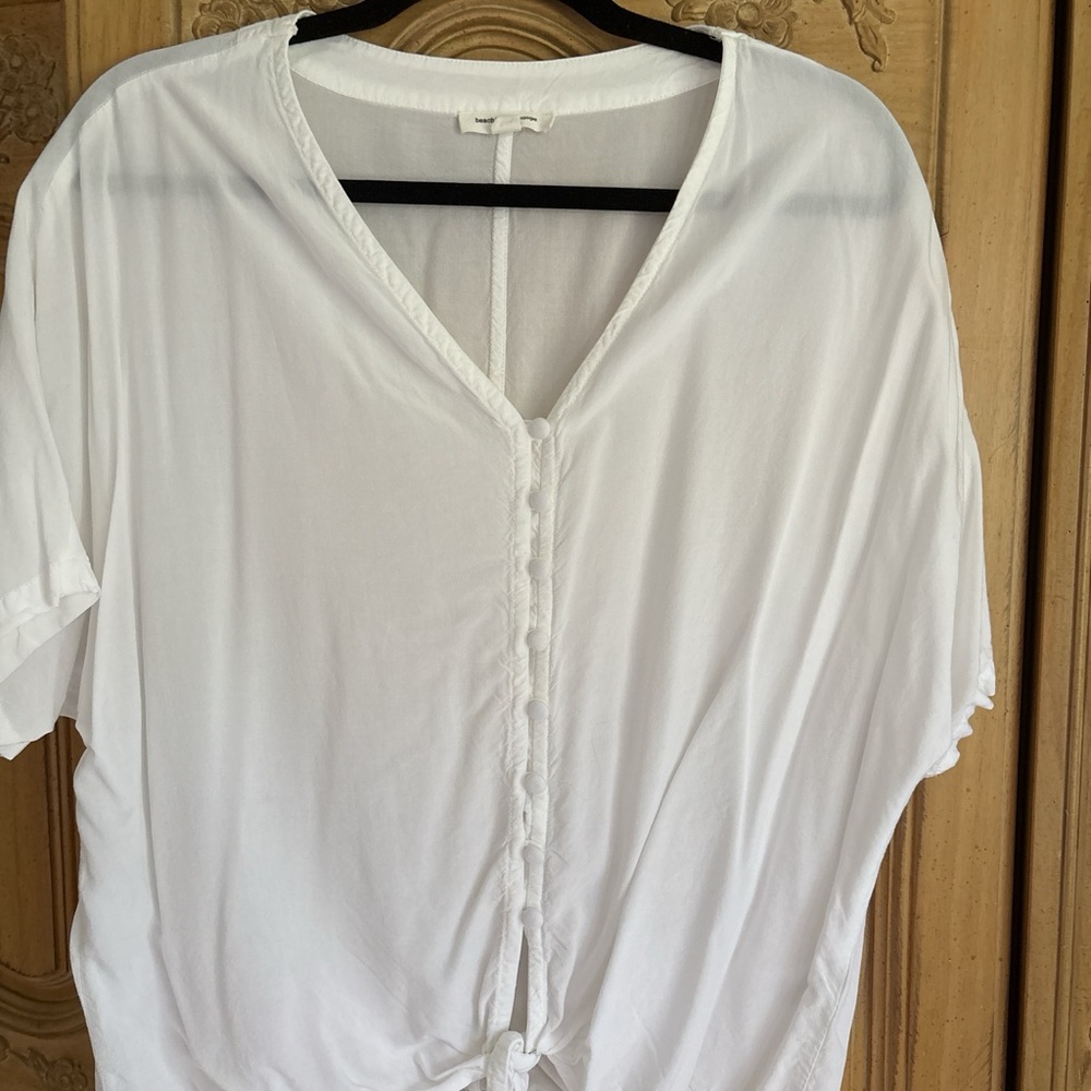beachlunchlounge White Button-Front Blouse